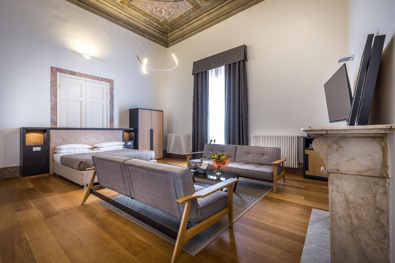 Residenza D'Epoca Al Numero 8 Firenze Eksteriør billede